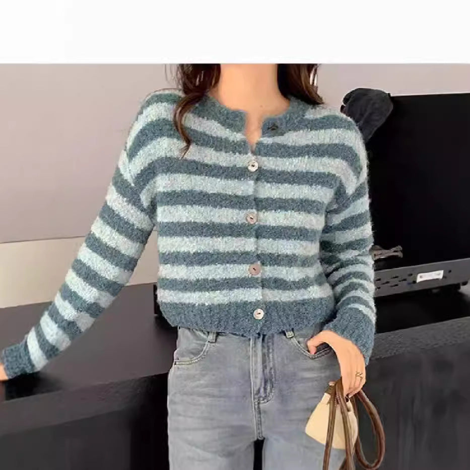 Chewy Ring-Knit Yarn Short Cardigan Top – Niche Design, Lightweight, Cozy Knitwear